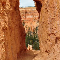 Peekaboo Loop Trail