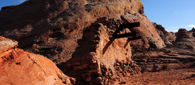 White Domes Trail